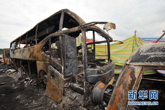 19���賿3�c(di��n)���������������ۑѶ�1309KM̎�ɖ|��������һ�v�b�d���ɿ�ȼҺ�w��С؛܇�cһ�v�����_���F�ݵĴ��܇�l(f��)��׷β��ըȼ�������A��ӛ�������